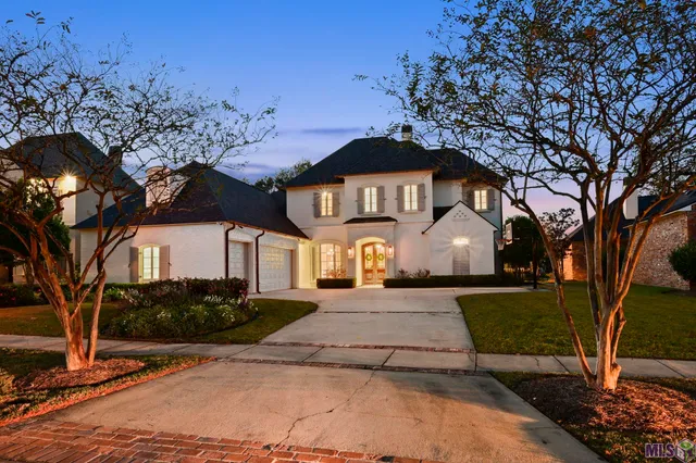 $1,224,900 | 18663 Santa Maria Drive, St. George, LA 70809