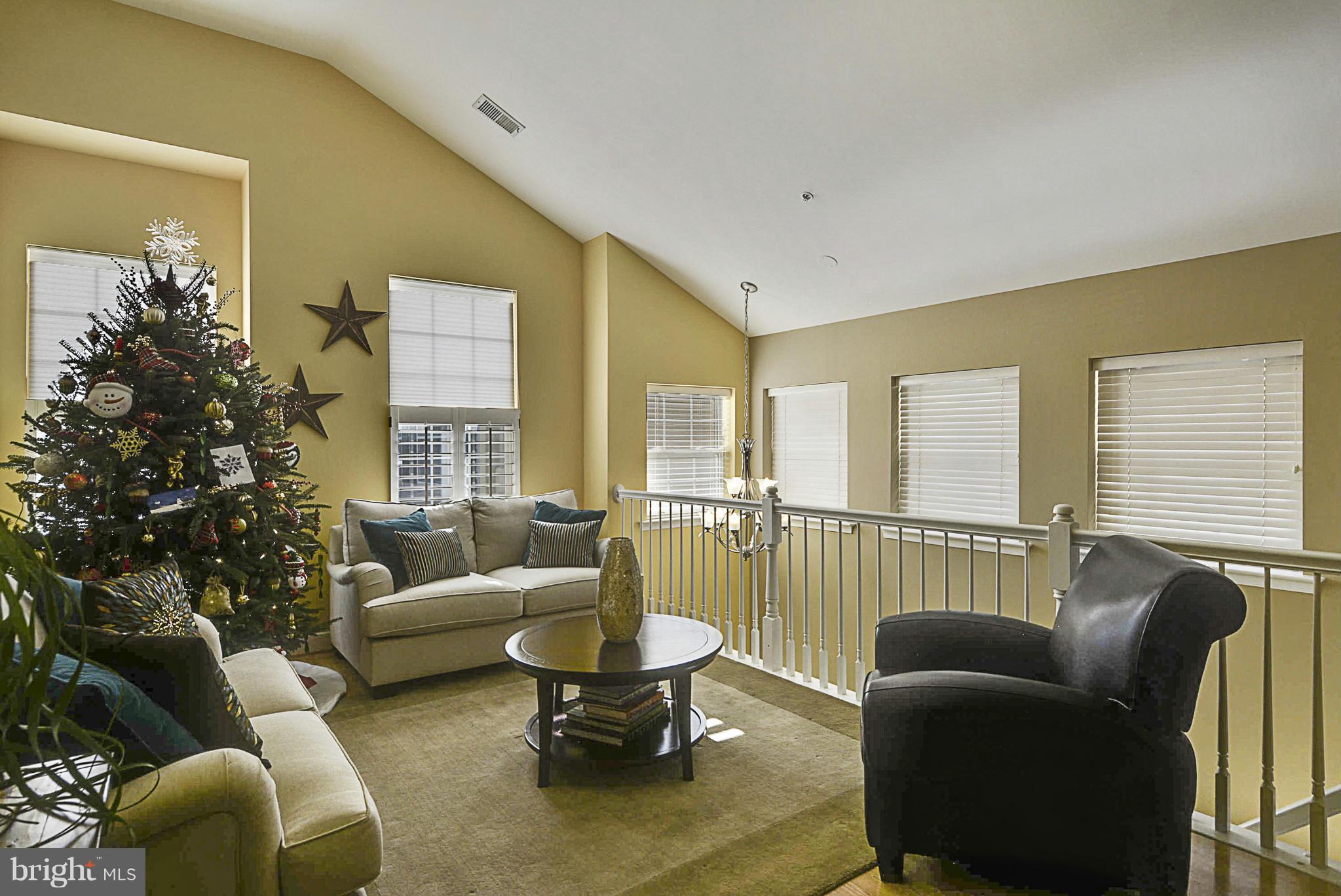 1305 Windleaf Drive, Unit 168 Reston, VA 20194 - Photo 8 of 29 Living Room