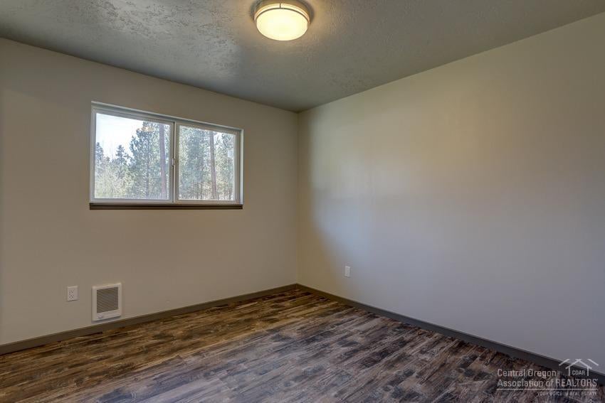 15990 Green Forest Road La Pine, OR 97739 - Photo 17 of 23 Gallery Image 17