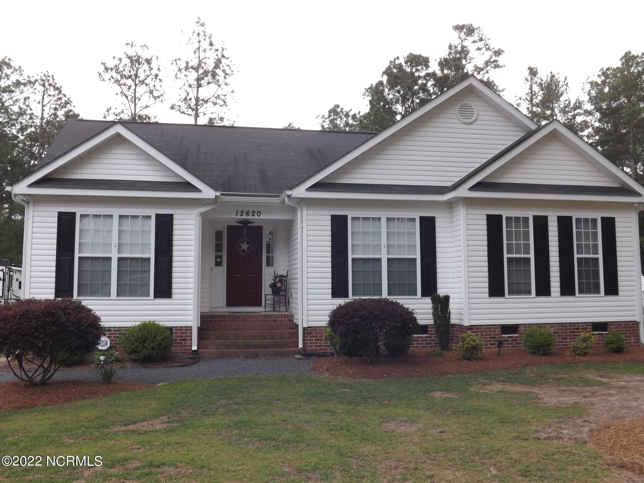 12620 Barnes Bridge Road Laurinburg, NC 28352 - Photo 3 of 53 Additional view of front