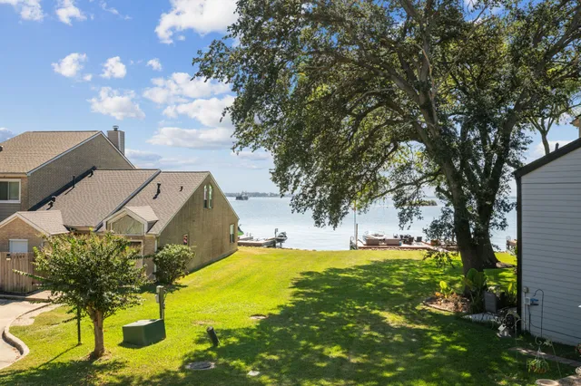 $324,500 | 2006 Lakewood Court, Willis, TX 77318