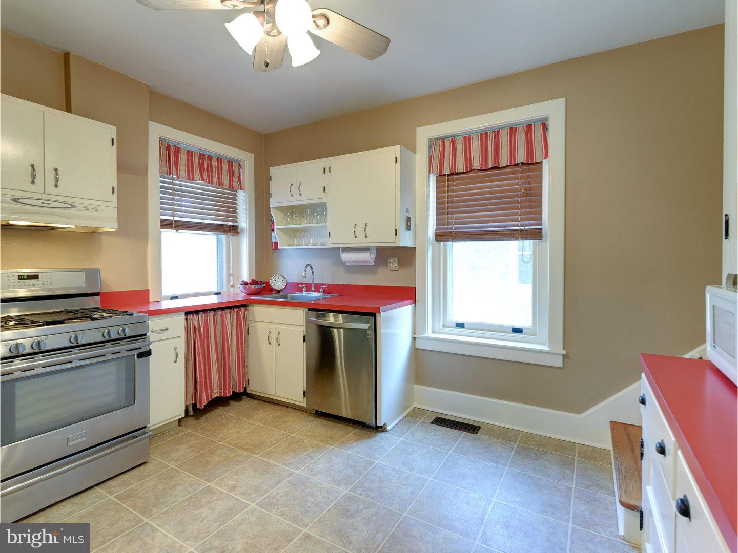 203 Rosedale Drive Pottstown, PA 19464 - Photo 11 of 23 Kitchen