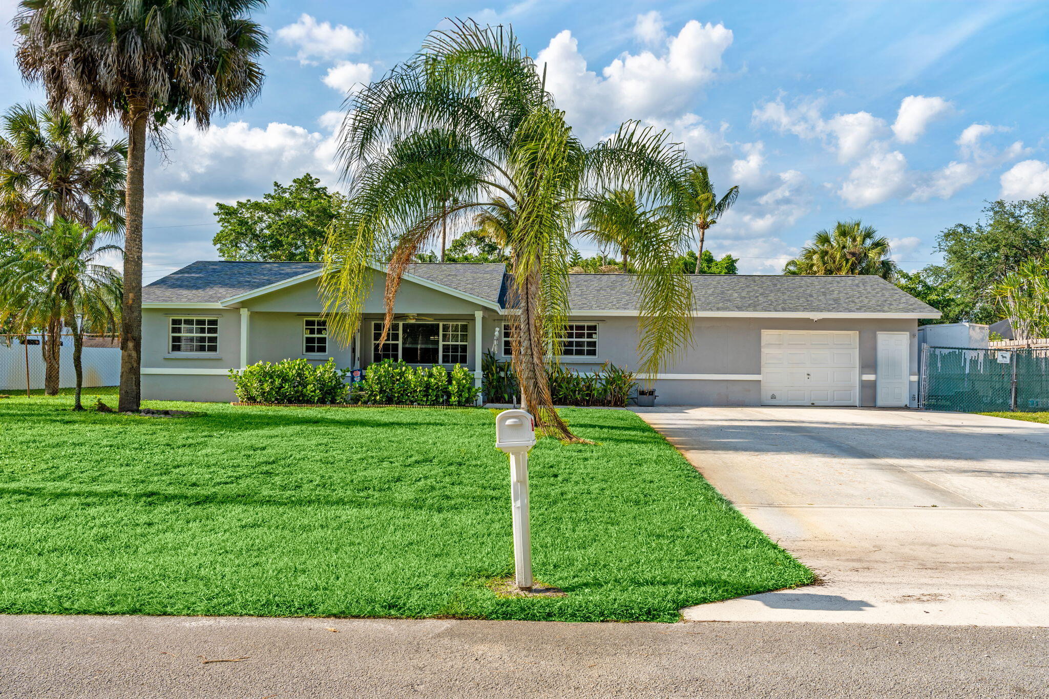 6537 Monmouth Road West Palm Beach, FL 33413 - Photo 2 of 34 2-web-or-mls-A7404294