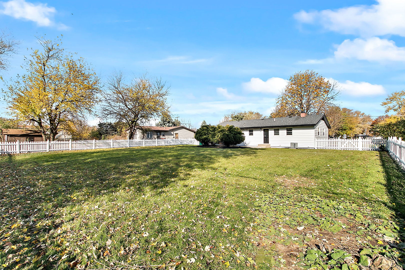 23519 West Renwick Road Plainfield, IL 60586 - Photo 18 of 22 a front view of house with yard