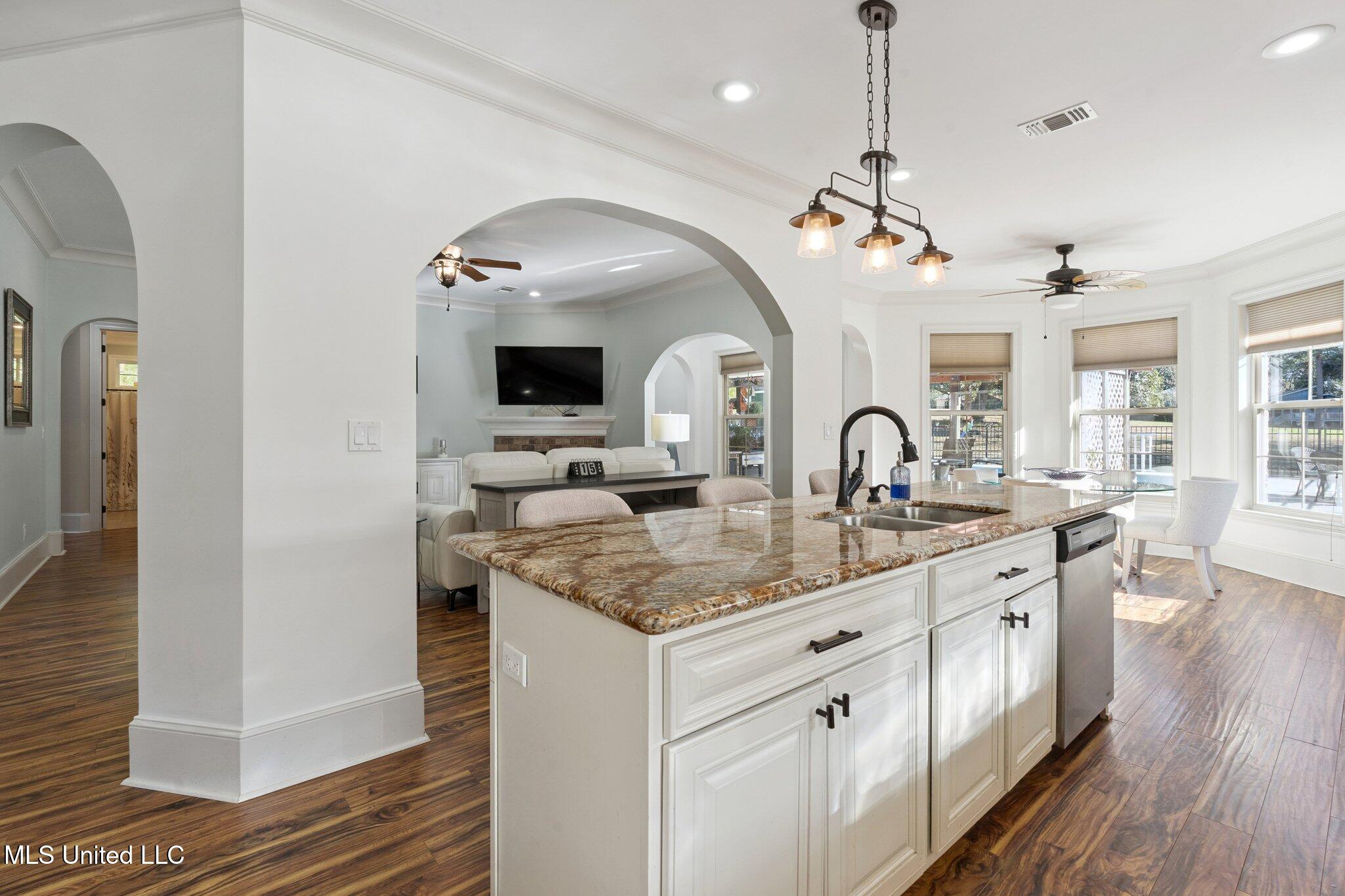 5516 Alakoko Place Diamondhead, MS 39525 - Photo 3 of 19 Kitchen 1