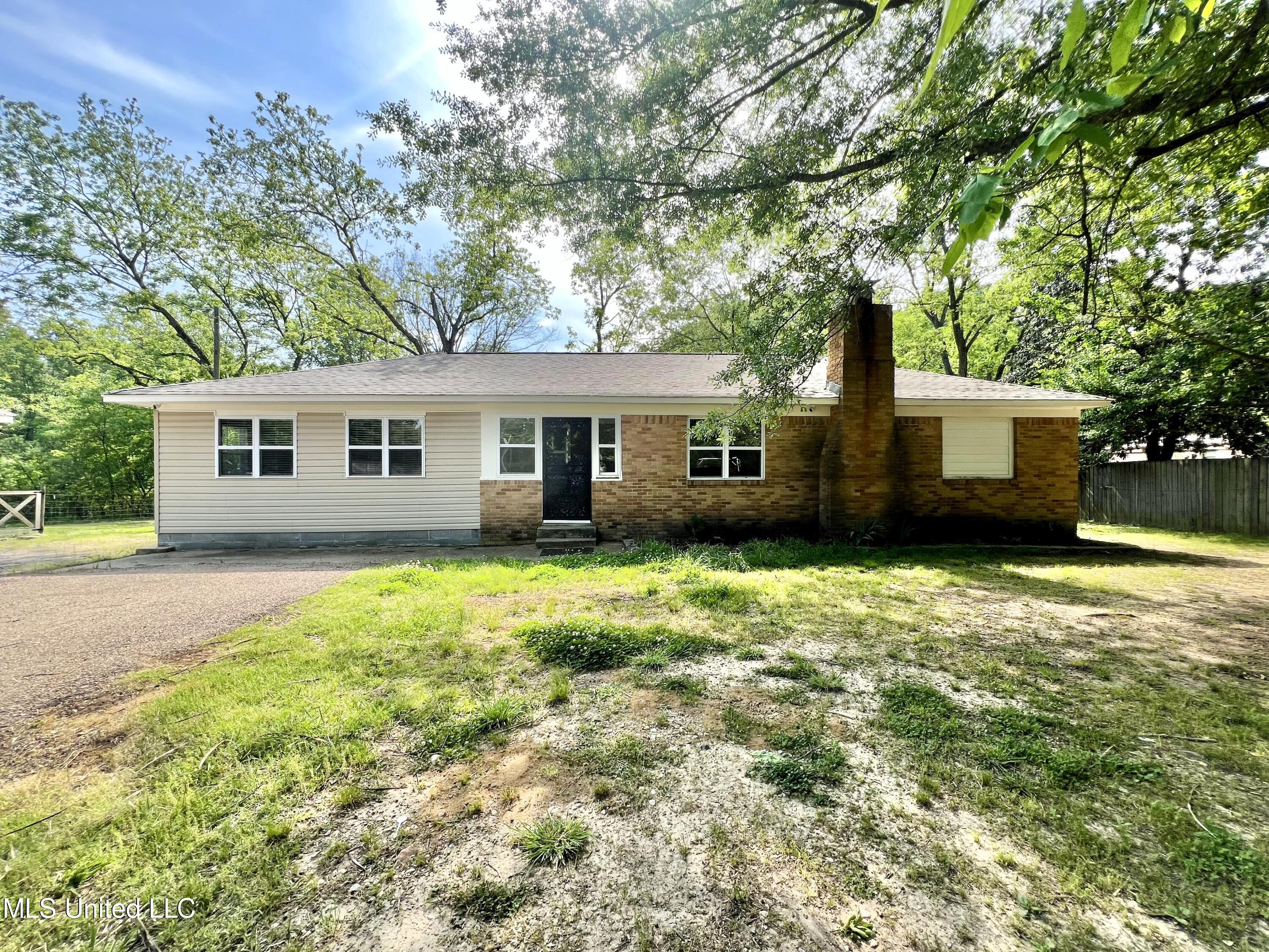 425 Fields Road Byhalia, MS 38611 - Photo 1 of 34 Front View 4