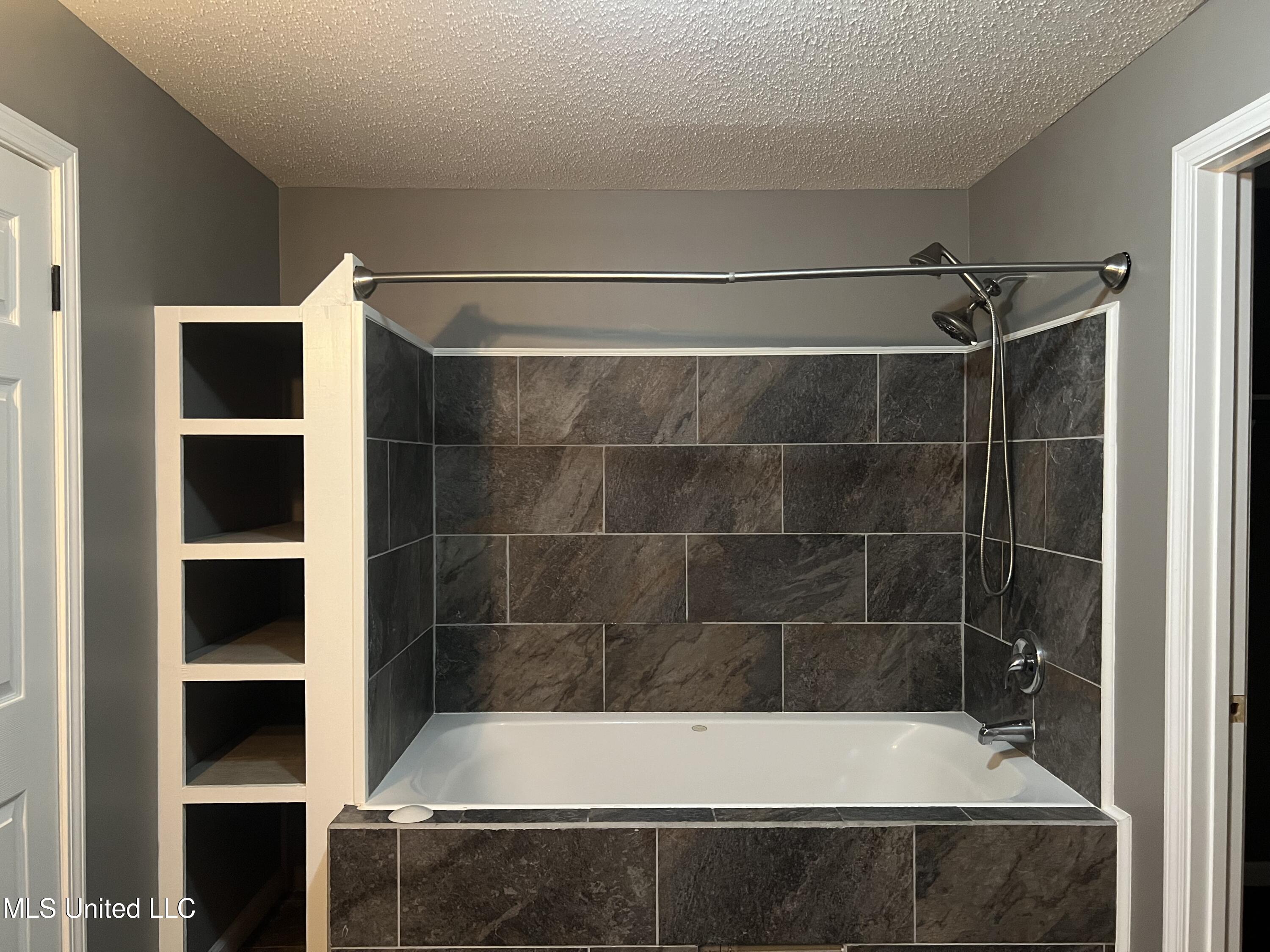 425 Fields Road Byhalia, MS 38611 - Photo 13 of 34 Master Bath 2