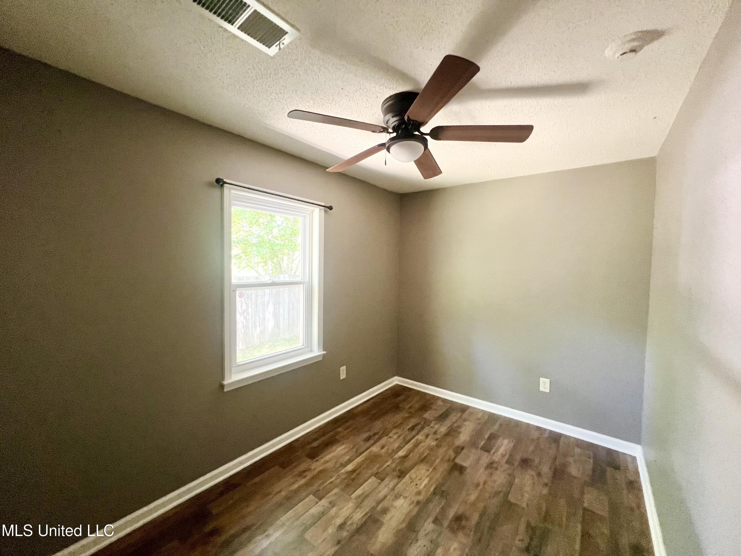 425 Fields Road Byhalia, MS 38611 - Photo 19 of 34 Bedroom 4.1a