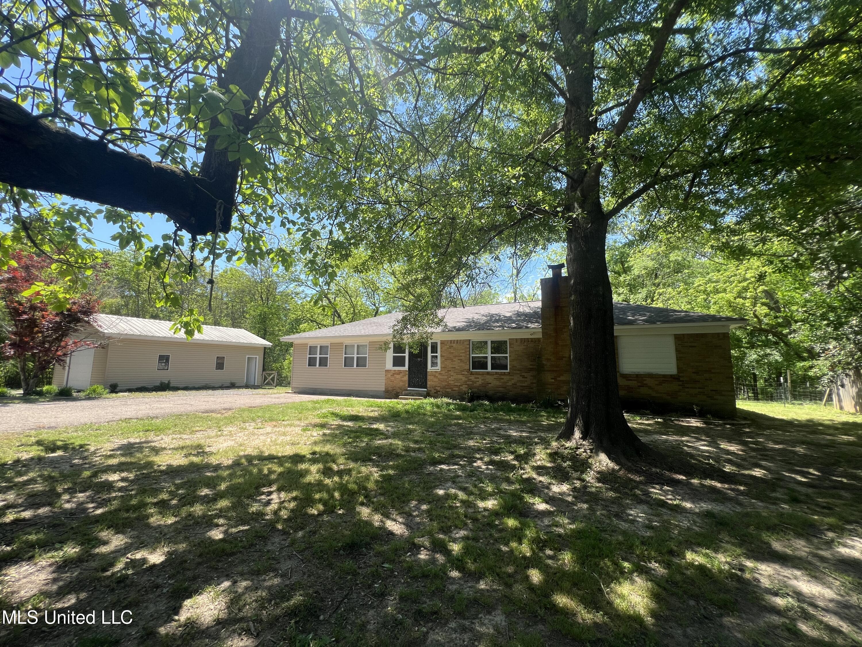 425 Fields Road Byhalia, MS 38611 - Photo 21 of 34 Front View 2