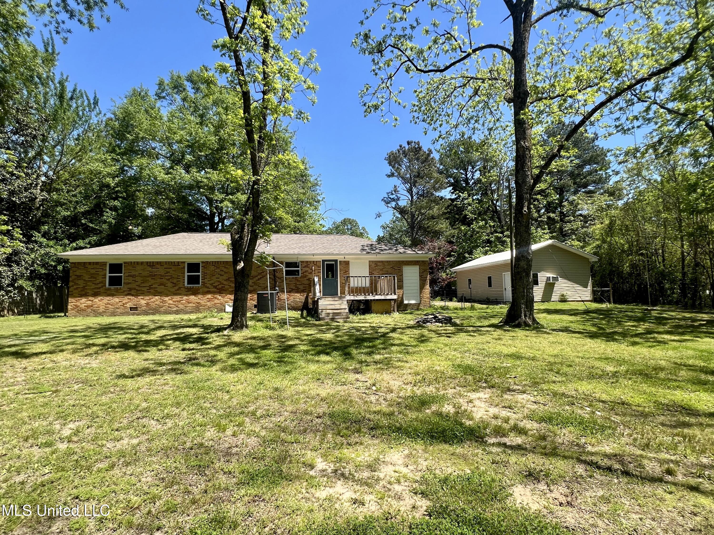 425 Fields Road Byhalia, MS 38611 - Photo 28 of 34 Back View 7