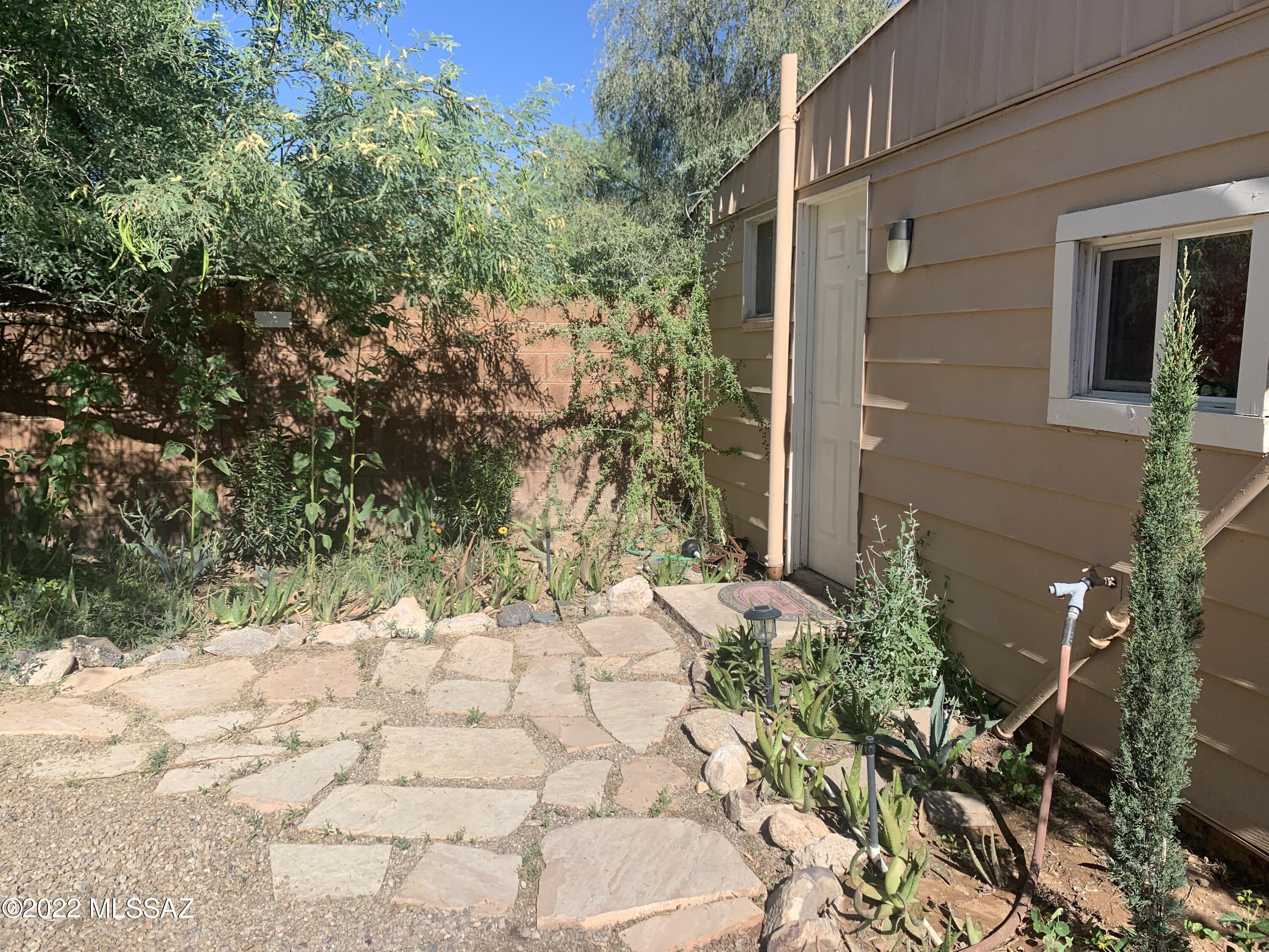 1103 East Halcyon Road Tucson, AZ 85719 - Photo 32 of 39