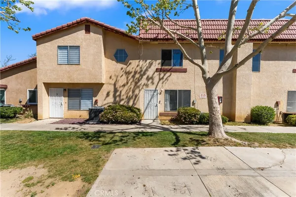 $319,999 | 1750 East Ave Q14, Palmdale, CA 93550