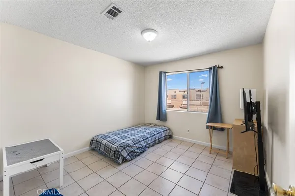 $319,999 | 1750 East Ave Q14, Palmdale, CA 93550