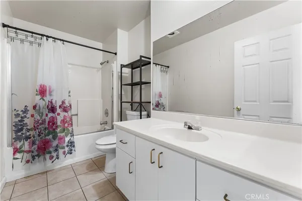 $319,999 | 1750 East Ave Q14, Palmdale, CA 93550