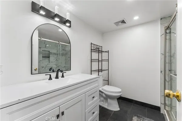 $319,999 | 1750 East Ave Q14, Palmdale, CA 93550