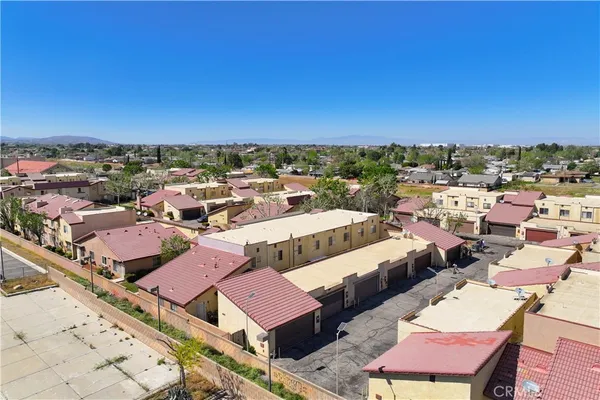 $319,999 | 1750 East Ave Q14, Palmdale, CA 93550