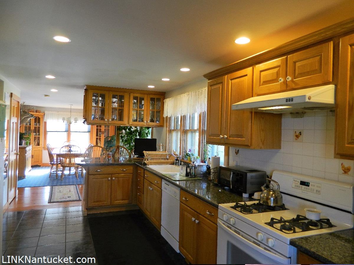 36 Chuck Hollow Road Nantucket, MA 02554 - Photo 5 of 13 Kitchen