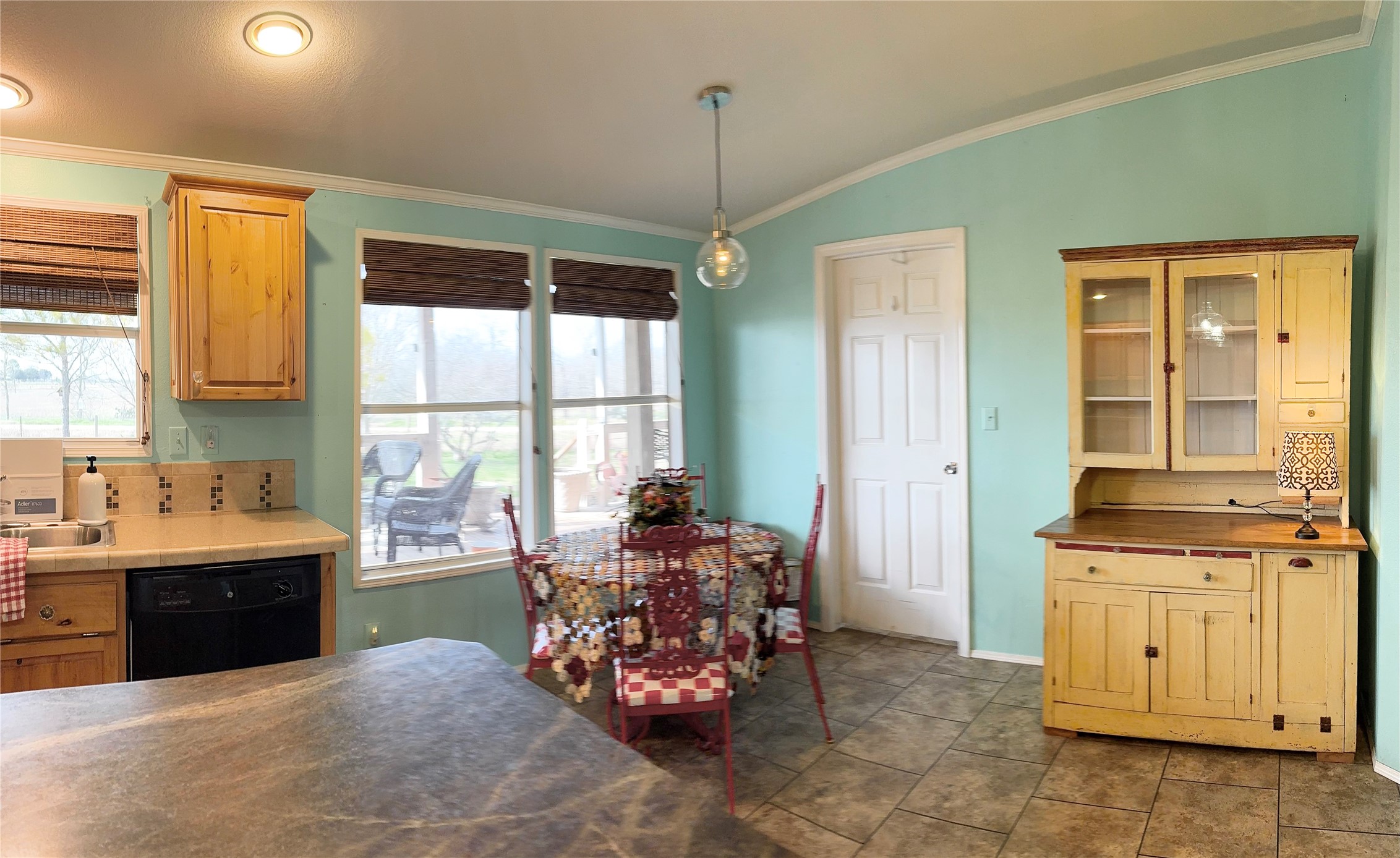674 County Road 447 Waelder, TX 78959 - Photo 16 of 50 Kitchen
