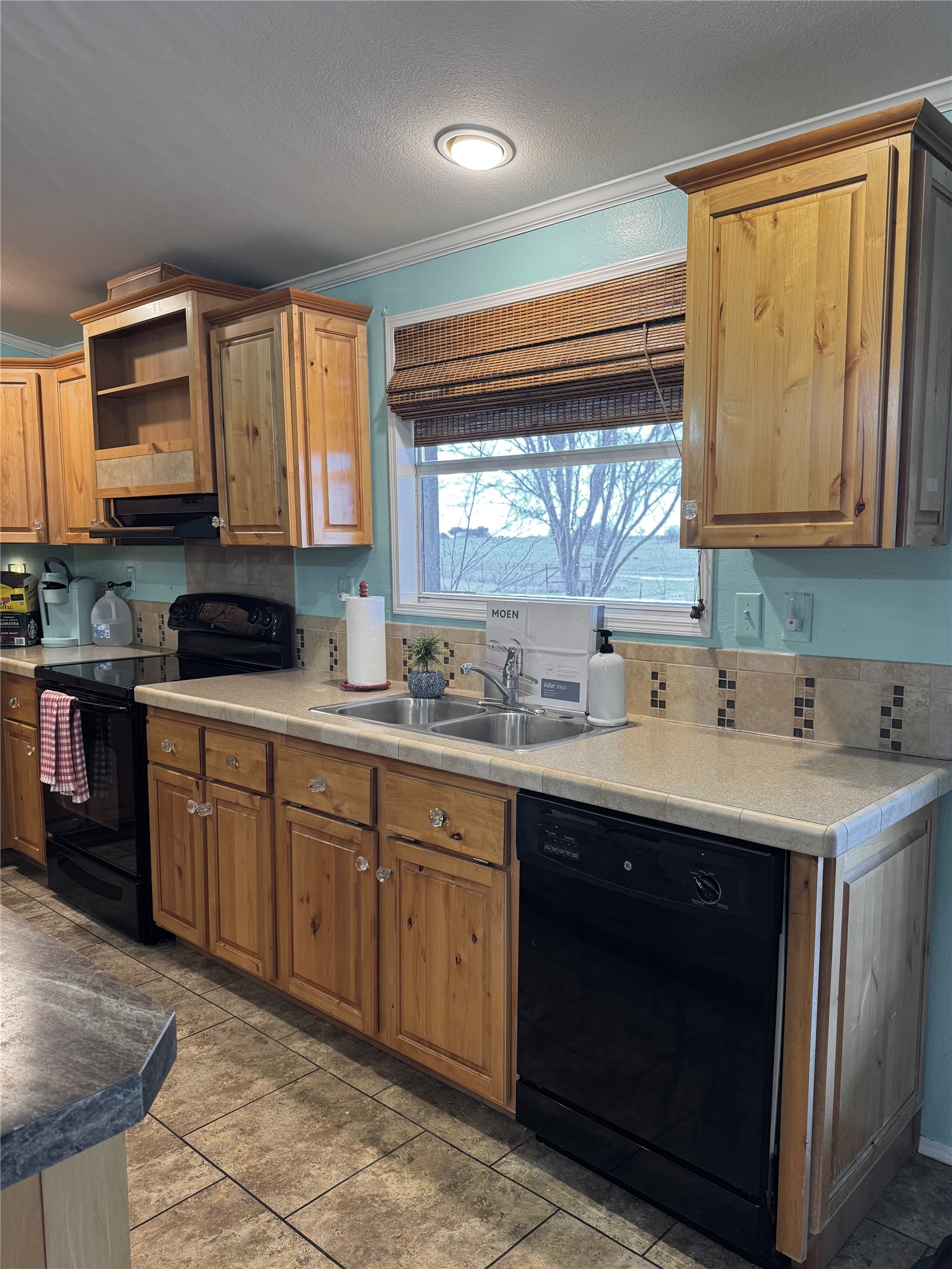 674 County Road 447 Waelder, TX 78959 - Photo 27 of 50 Kitchen
