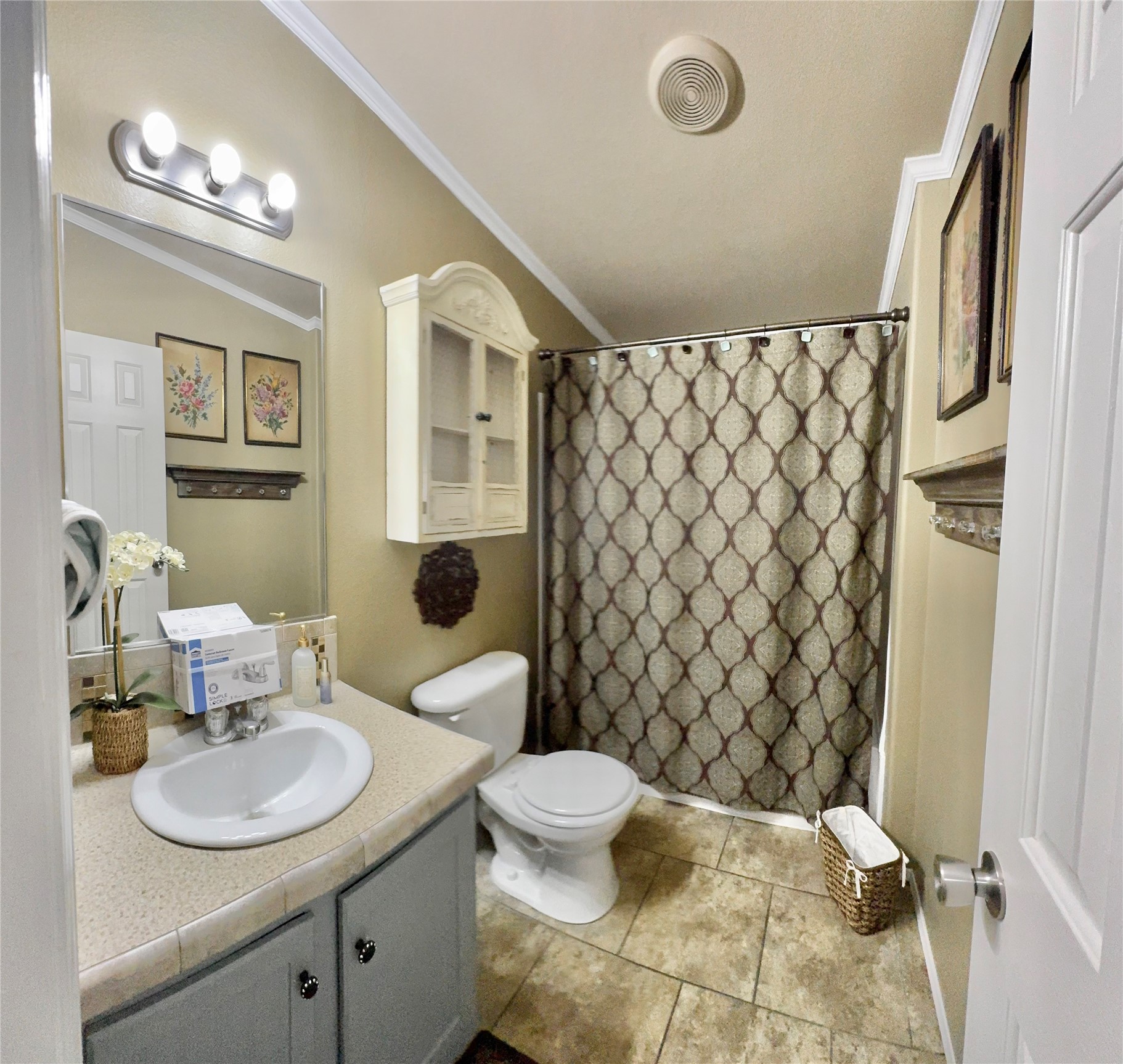 674 County Road 447 Waelder, TX 78959 - Photo 29 of 50 2ND BATH