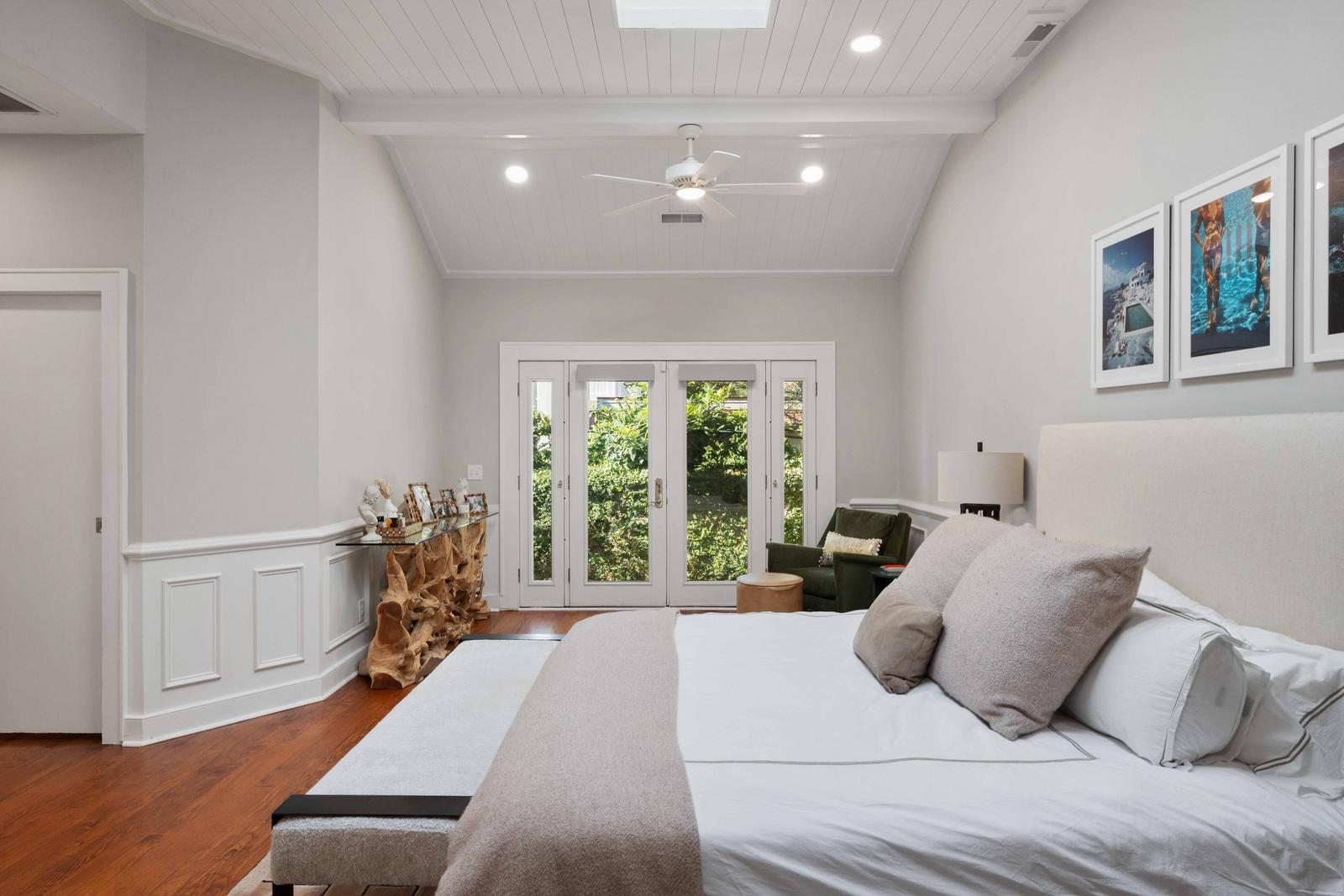 100 Queen Street Charleston, SC 29401 - Photo 20 of 58 Primary Bedroom with Courtyard Access