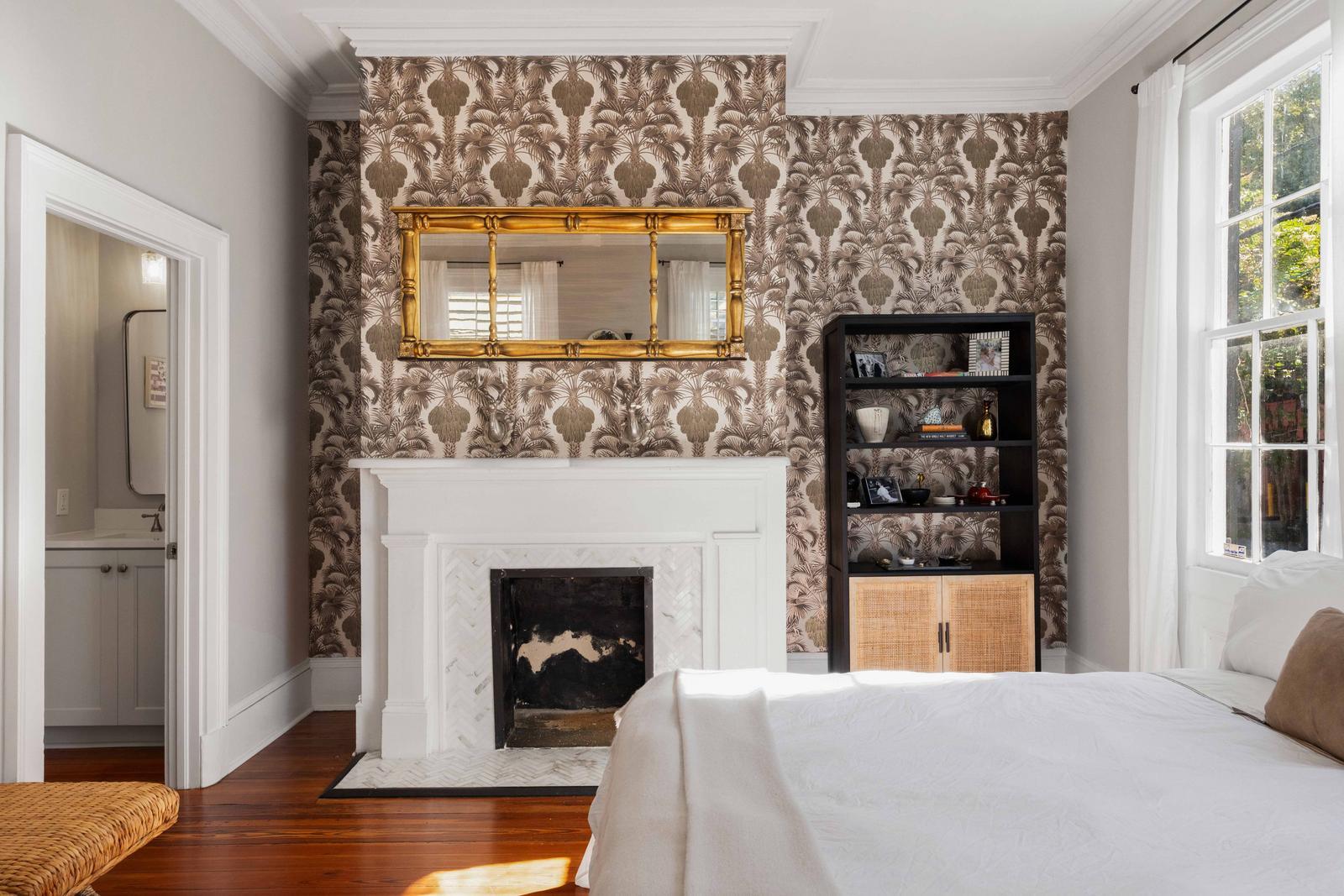 100 Queen Street Charleston, SC 29401 - Photo 29 of 58 First Floor Guest Room/Sitting Room