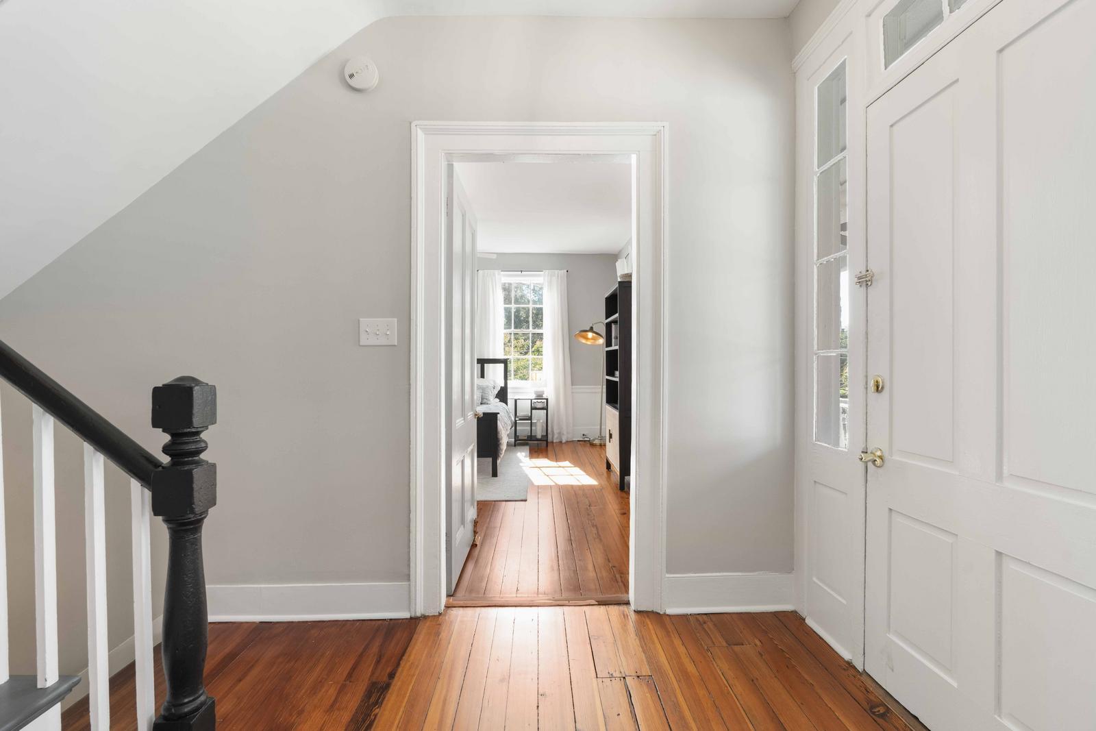 100 Queen Street Charleston, SC 29401 - Photo 33 of 58 Second Floor Landing