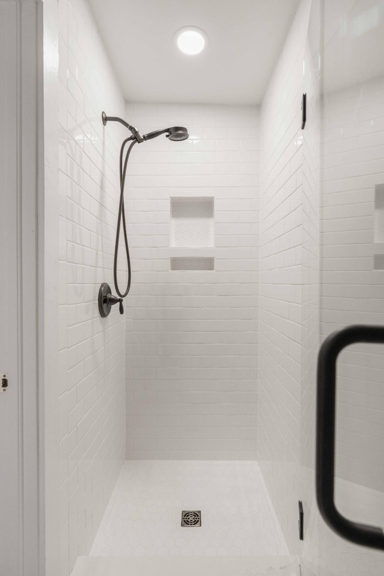 100 Queen Street Charleston, SC 29401 - Photo 46 of 58 Bathroom