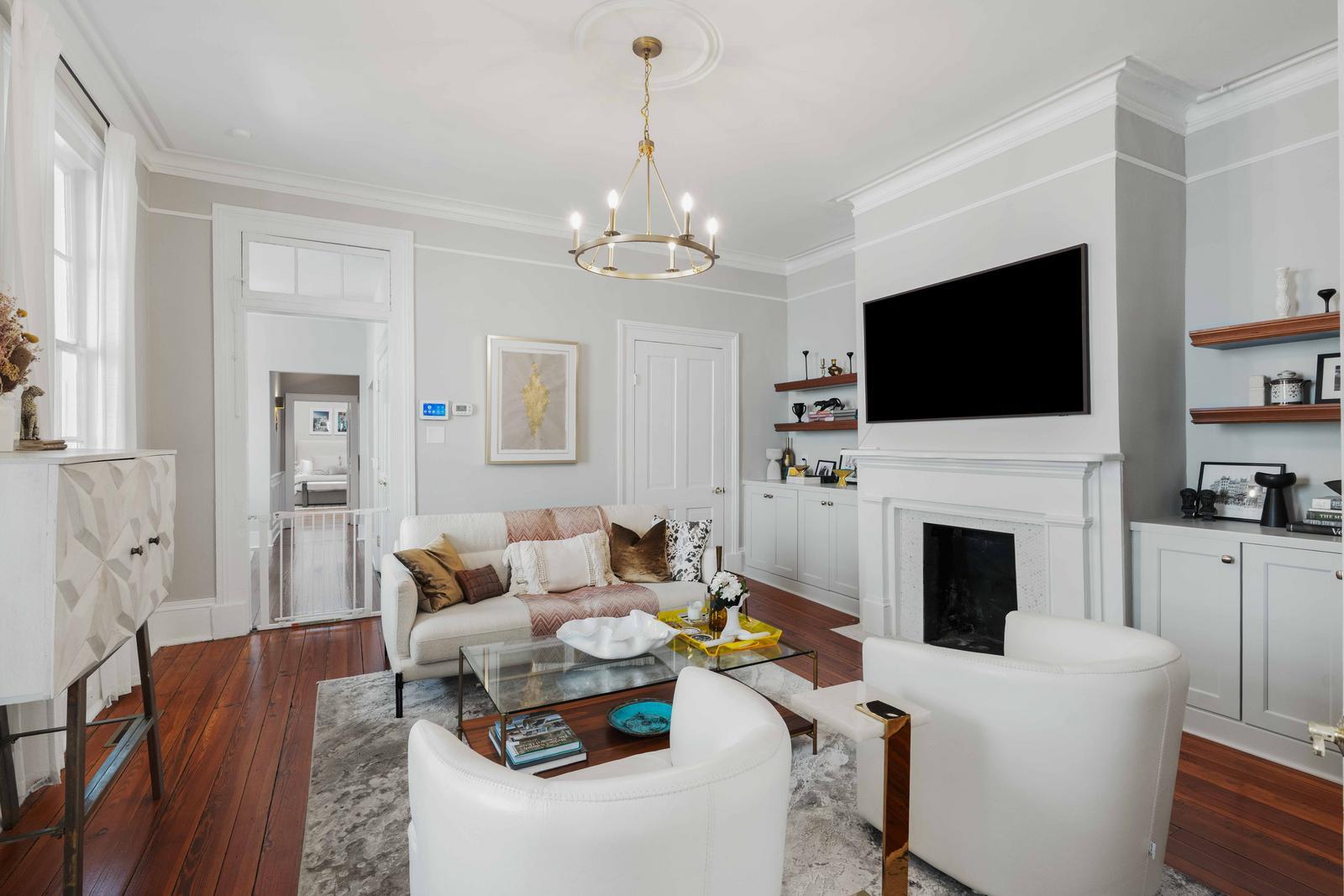 100 Queen Street Charleston, SC 29401 - Photo 6 of 58 Living Room
