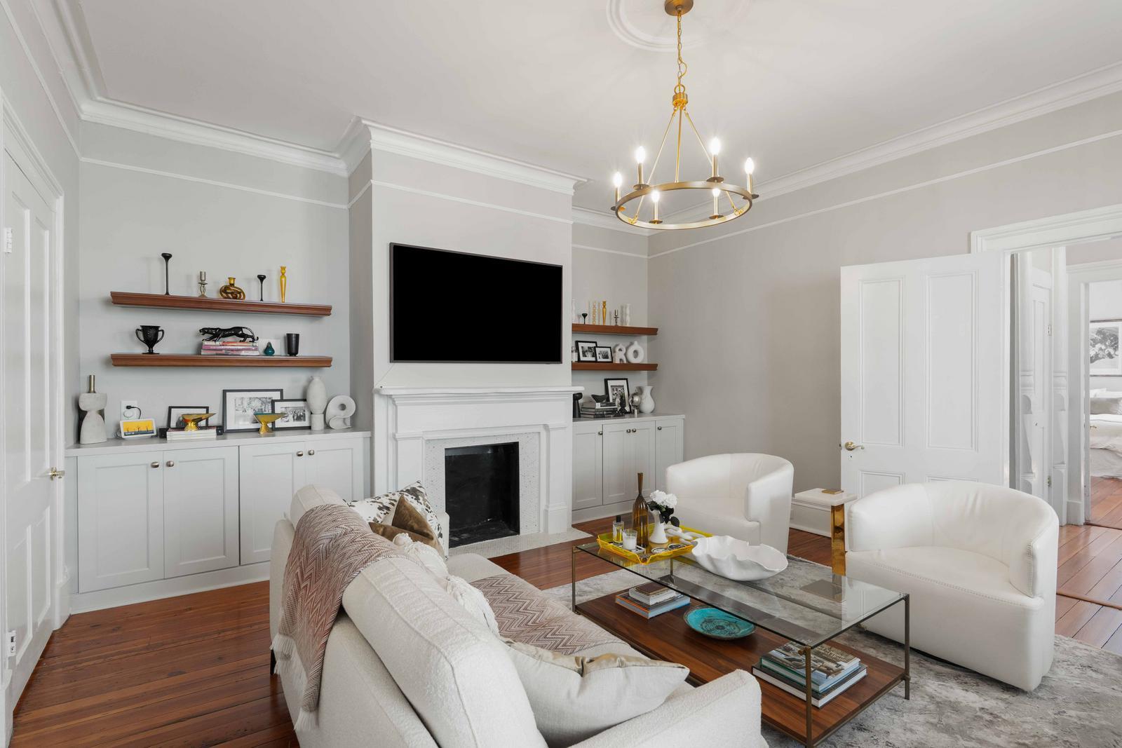 100 Queen Street Charleston, SC 29401 - Photo 7 of 58 Living Room