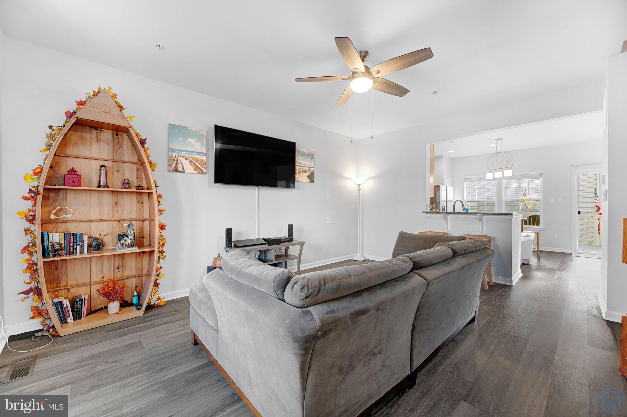 8002 Forest Ridge Drive, Unit 4 Chesapeake Beach, MD 20732 - Photo 2 of 16 Living room