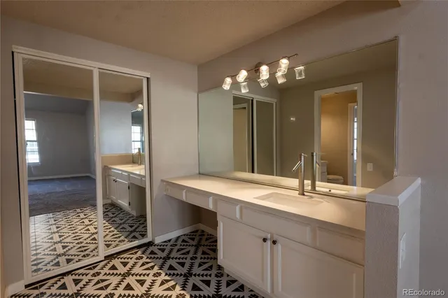 $2,500 | 2092 South Helena Street, Unit F, Aurora, CO 80013