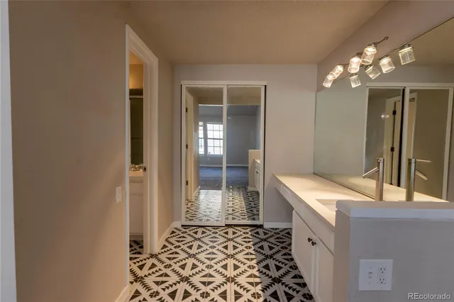 $2,500 | 2092 South Helena Street, Unit F, Aurora, CO 80013