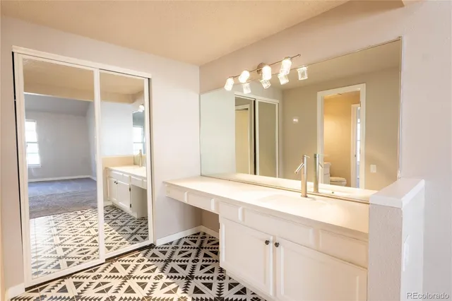 $2,500 | 2092 South Helena Street, Unit F, Aurora, CO 80013