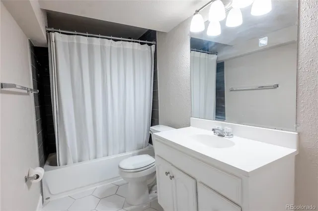 $2,500 | 2092 South Helena Street, Unit F, Aurora, CO 80013