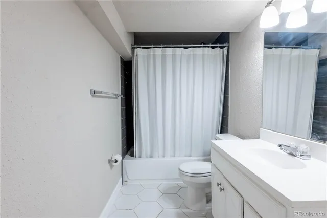 $2,500 | 2092 South Helena Street, Unit F, Aurora, CO 80013