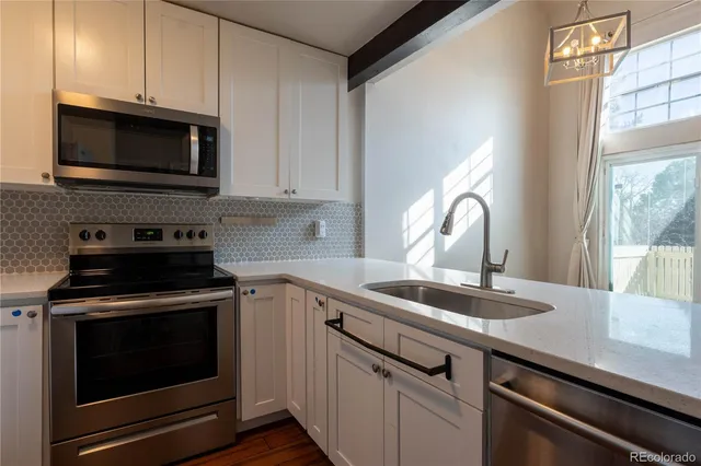 $2,500 | 2092 South Helena Street, Unit F, Aurora, CO 80013