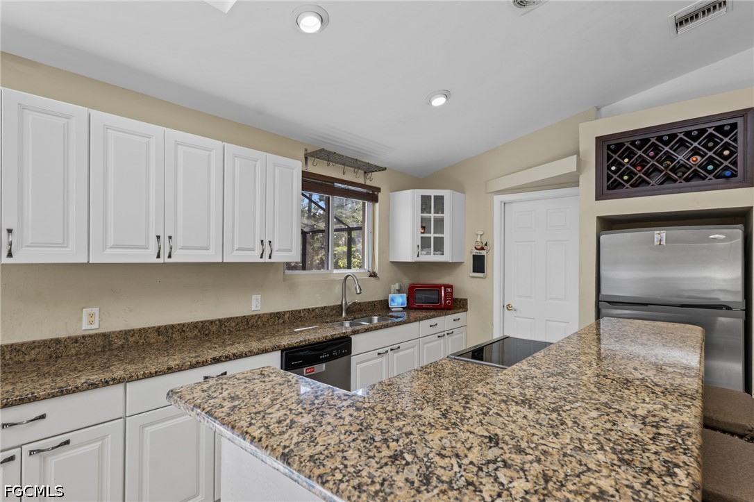 640 Desoto Boulevard South Naples, FL 34117 - Photo 10 of 34