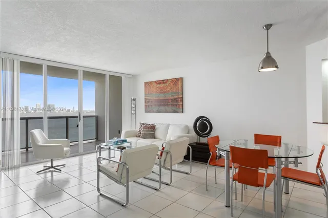 $1,595,000 | 1900 Sunset Harbour Drive, Unit 2214, Miami Beach, FL 33139