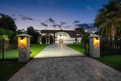 $2,599,999 | 6672 Northwest 63rd Way, Parkland, FL 33067