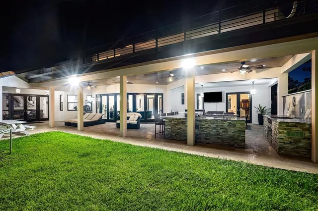 $2,599,999 | 6672 Northwest 63rd Way, Parkland, FL 33067