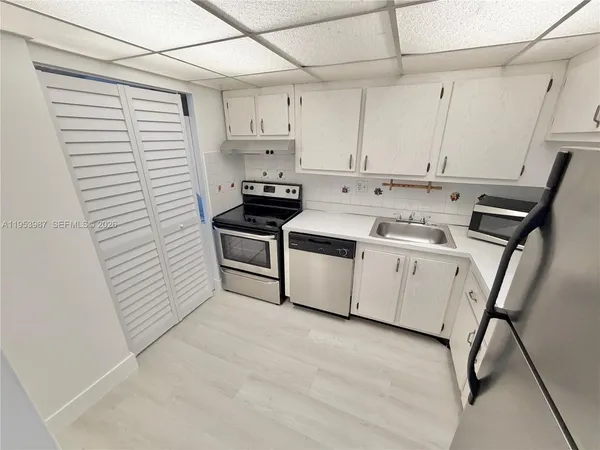 $1,650 | 8000 Fairview Drive, Unit 203, Tamarac, FL 33321