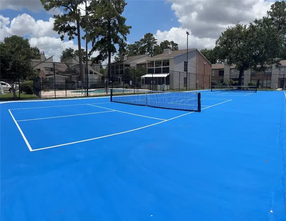 $80,000 | 17331 Red Oak Drive, Unit 26, Houston, TX 77090