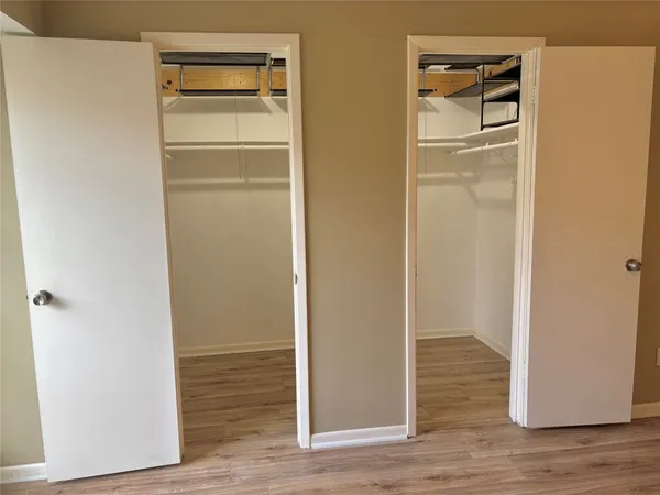 $80,000 | 17331 Red Oak Drive, Unit 26, Houston, TX 77090