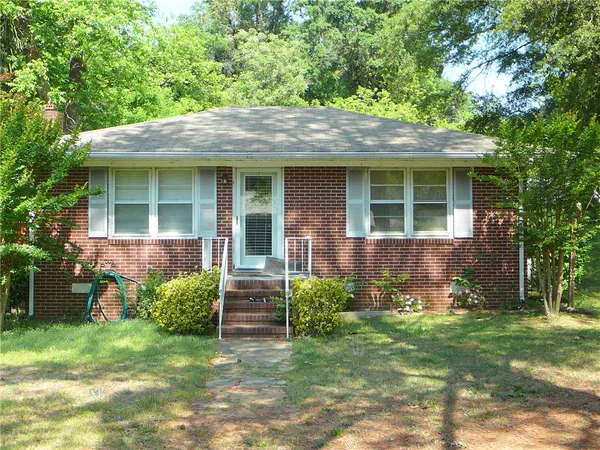$169,900 | 106 Woodbine Circle, Iva, SC 29655