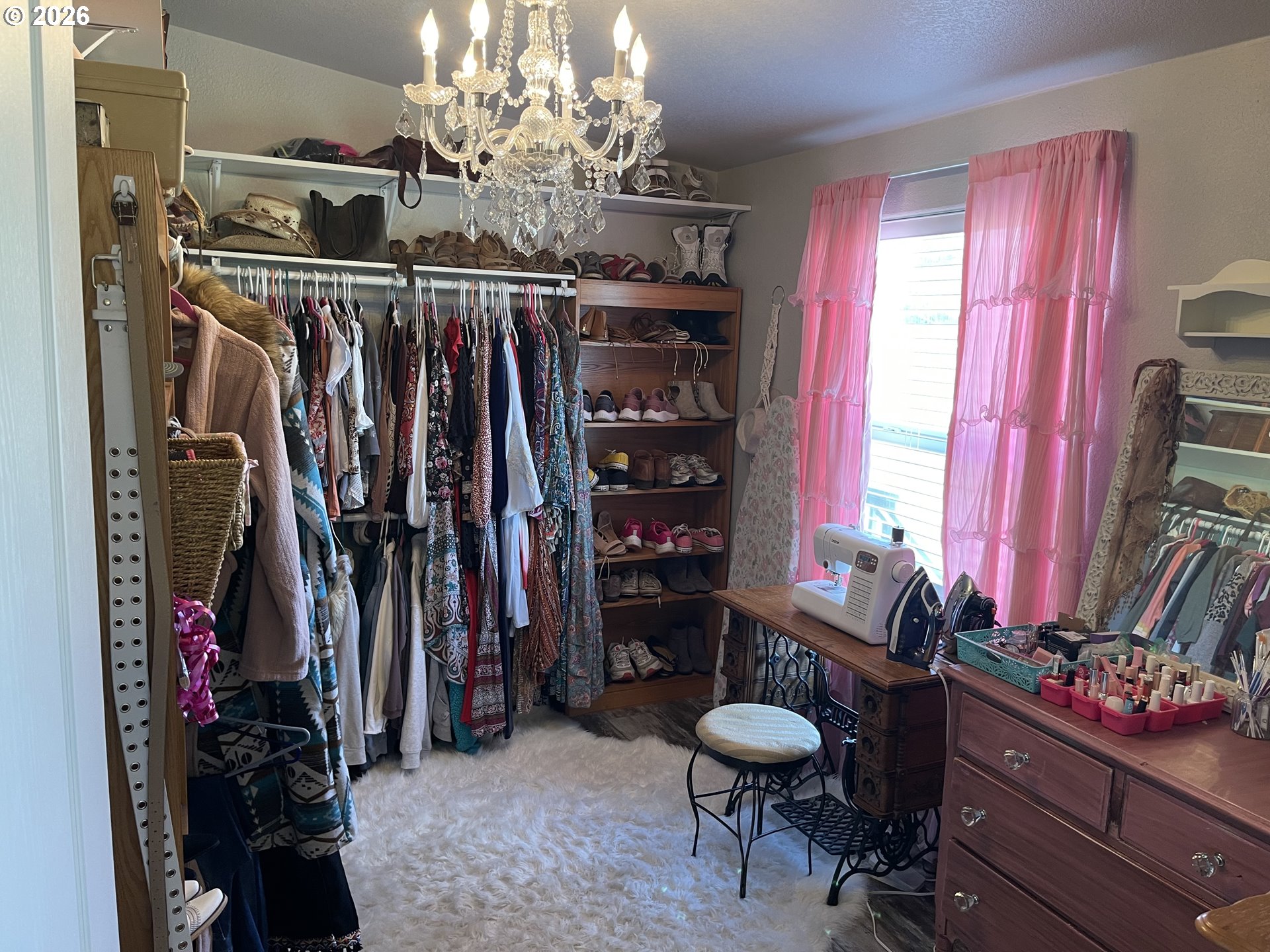 6404 Lookingglass Road Roseburg, OR 97471 - Photo 25 of 48 a view of a room with music instruments