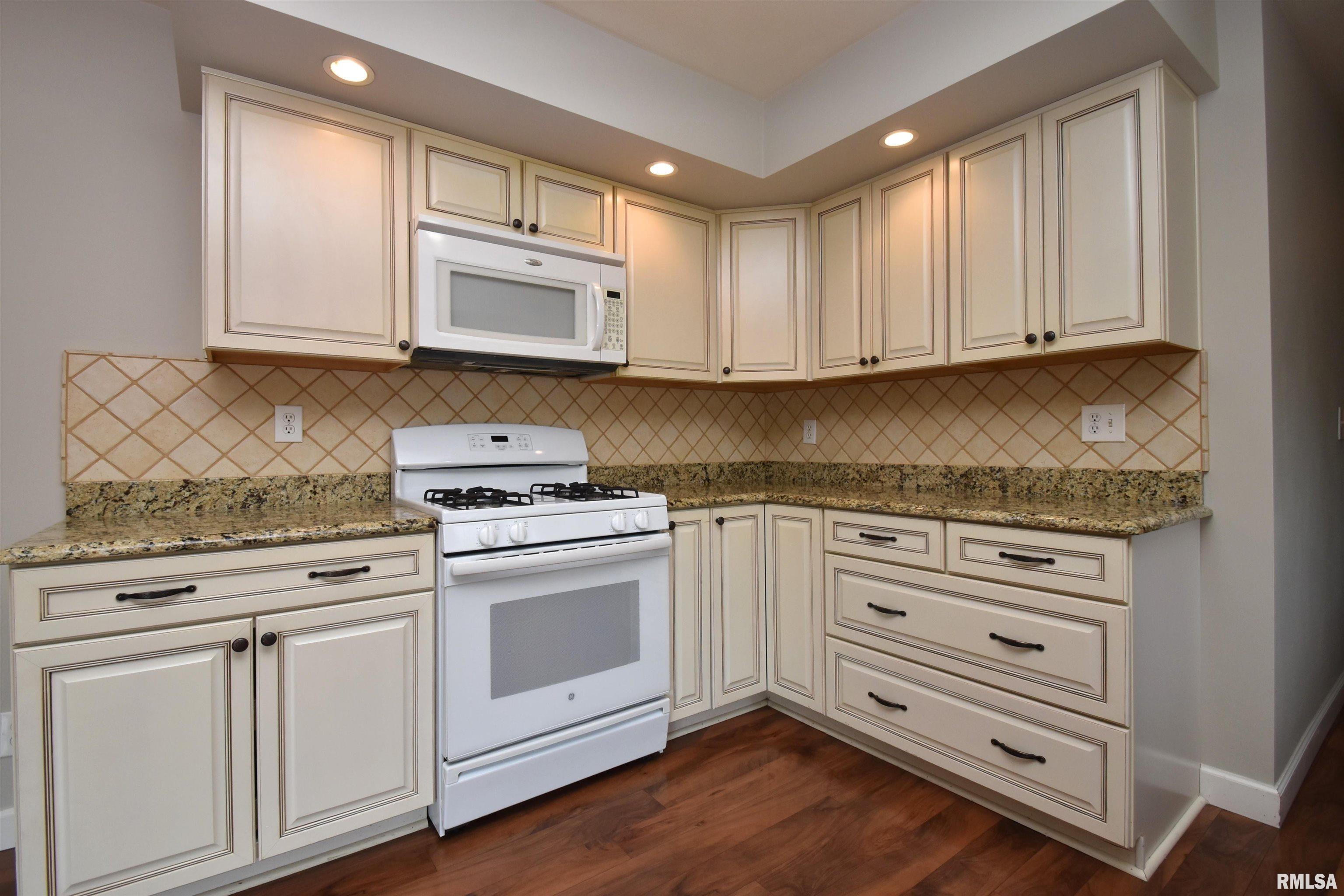 8216 North Ford Road Edwards, IL 61528 - Photo 17 of 57 Gallery Image 17