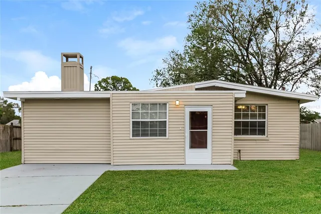 $1,945 | 3919 Longhorn Drive, Sarasota, FL 34233