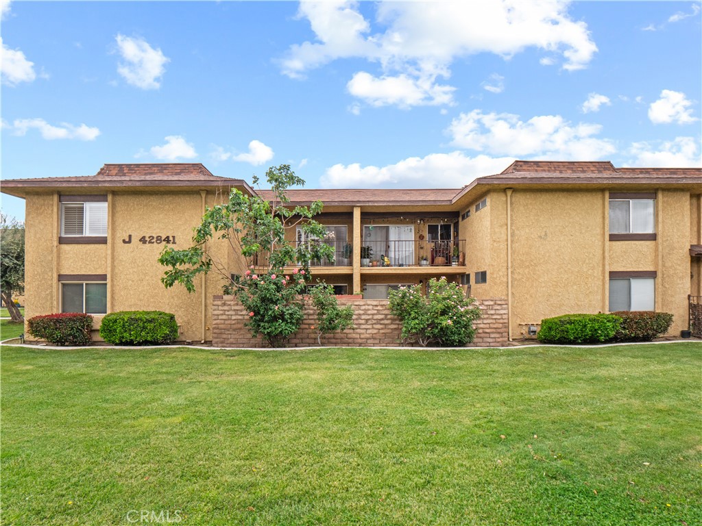 42841 15th Street West, Unit 8 Lancaster, CA 93534 - Photo 2 of 24