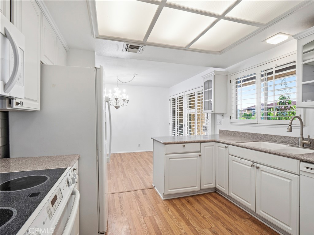 42841 15th Street West, Unit 8 Lancaster, CA 93534 - Photo 7 of 24